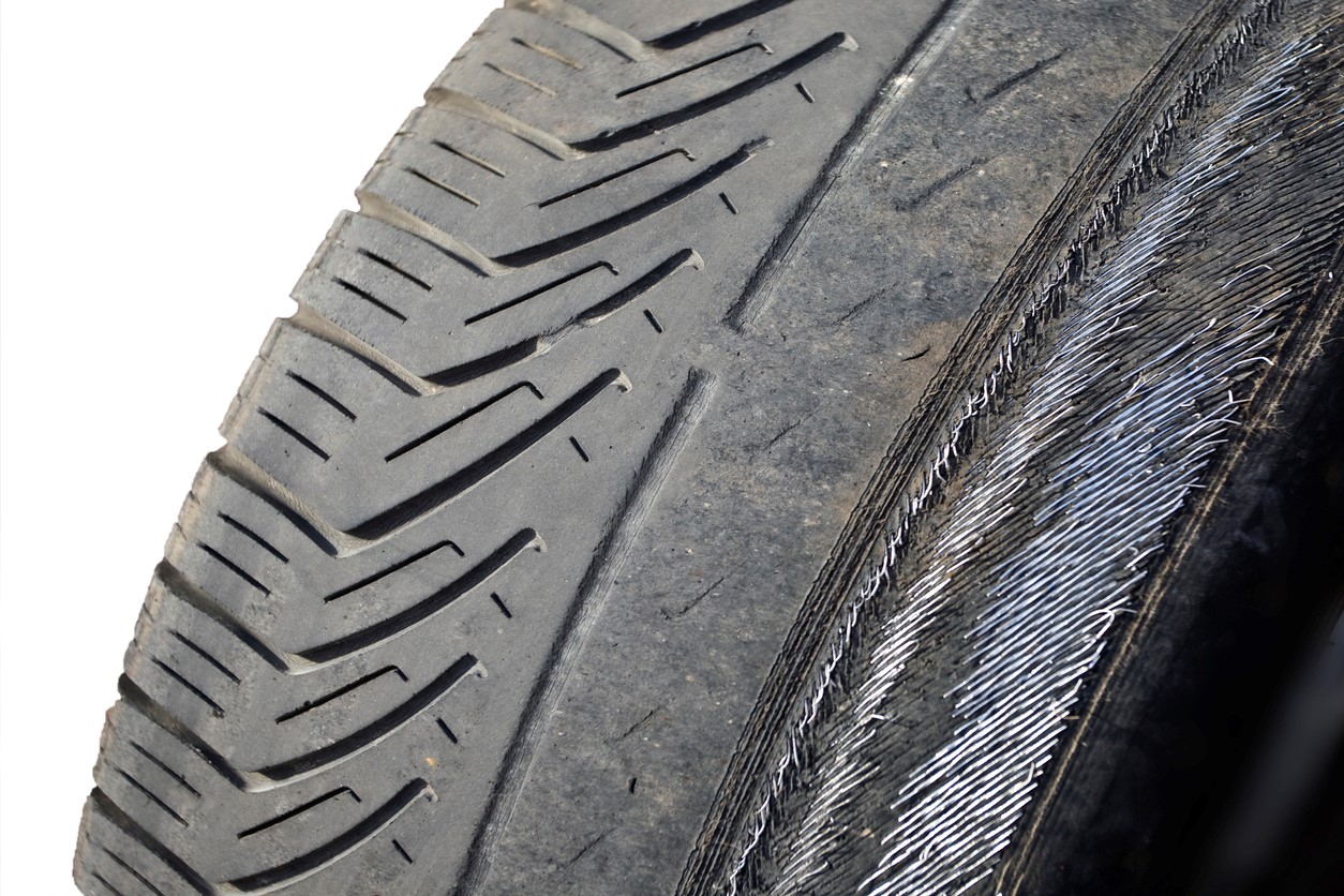 4-signs-you-should-replace-your-vehicle-s-tires-evans-tire-service