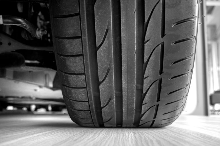Tips for San Diego drivers to get discounts on new tire purchases